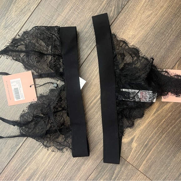 Victoria’s Secret lot!! Panties and bralettes and lingerie - Picture 3 of 16